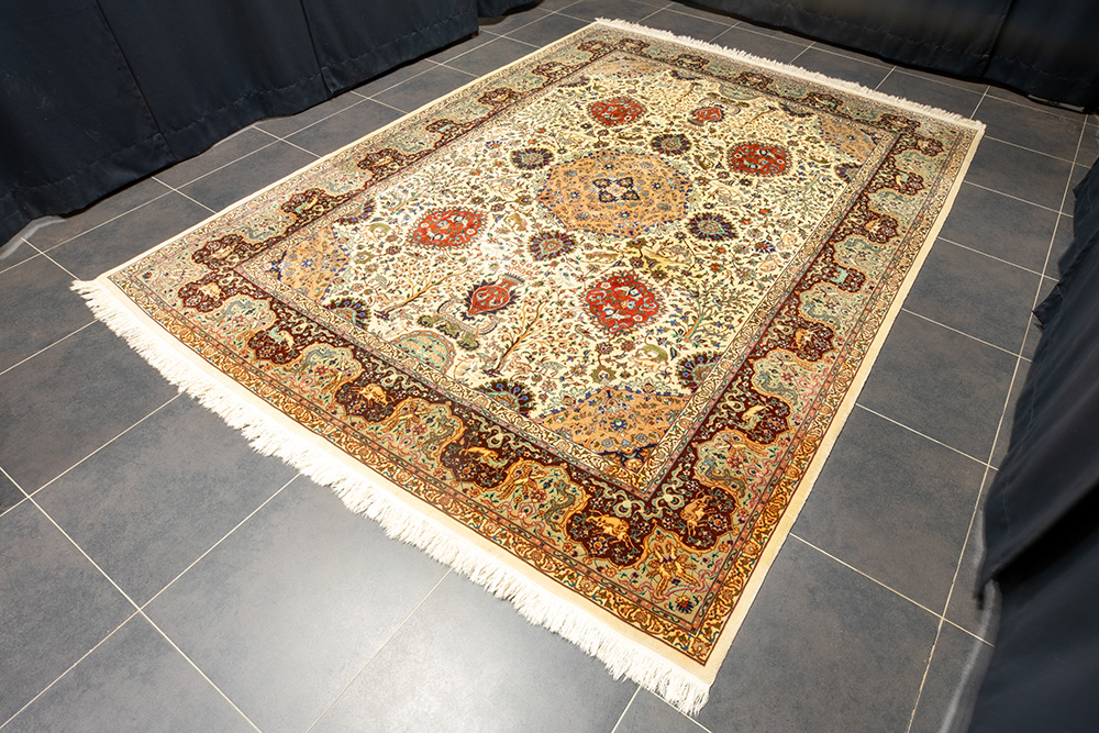 Lot 585