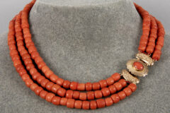 Lot 784