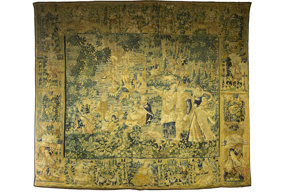 Lot 215