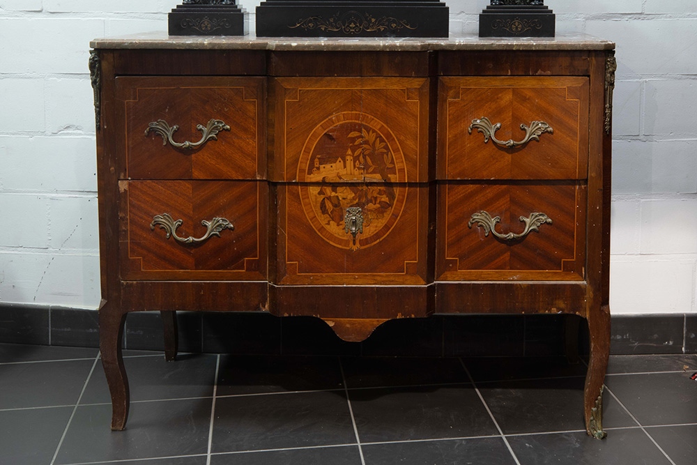 Lot 395