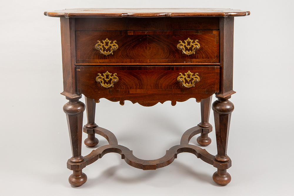 Lot 215