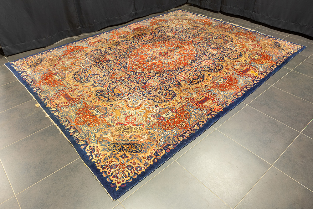 Lot 382