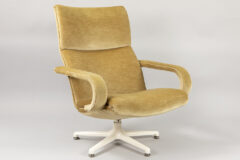 Lot 682