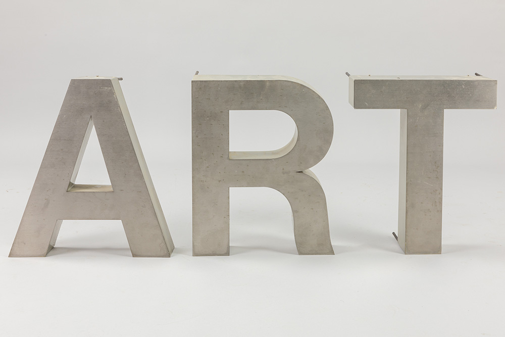 Lot 695