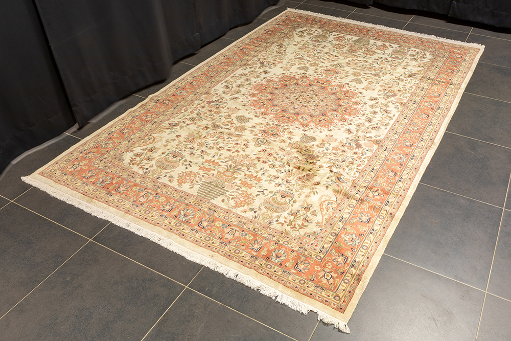 Lot 208