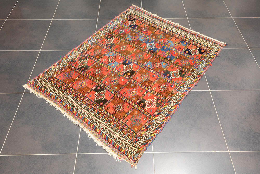 Lot 952